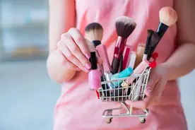 新研究点名这类“化妆品”，或让女性生育力降低40%图片