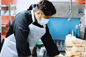 香港洗碗工工资，一个月都有12000，为何大陆人很少去香港打工？图片