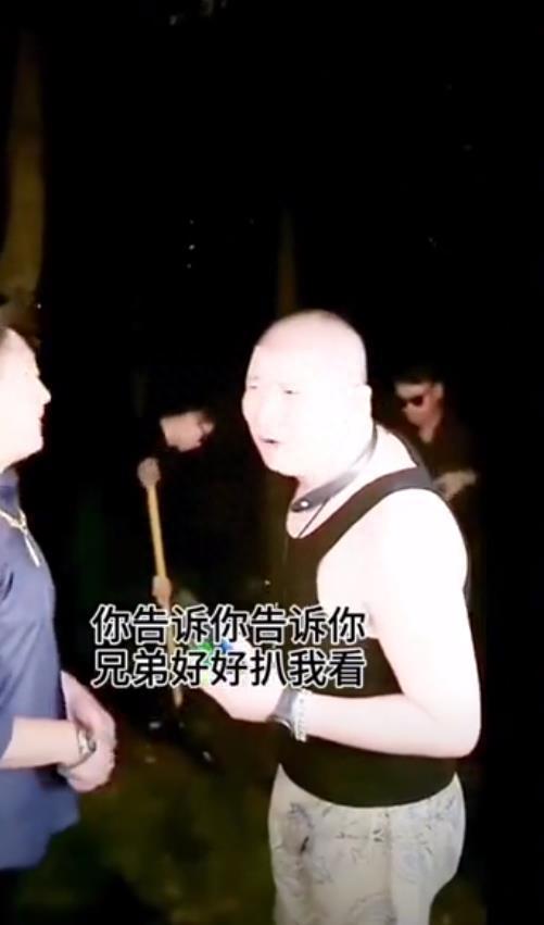 让女主播脱衣服，直播惊动警察，4000万网红二驴的下场，大快人心