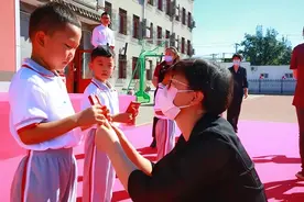 你好，新学期！直击北京市中小学开学第一天图片