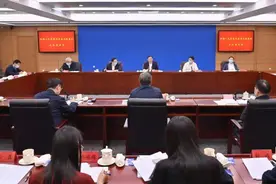 接受人大监督既是宪法要求，也是政治责任图片