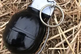 畅销全世界的中国无柄手榴弹：解放军现役的82-2式手榴弹图片