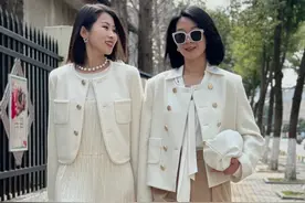 建议中年女人：衣服“买精不买杂”，这5个品牌不输香奈儿等大牌图片