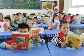 “老师”称谓使用泛滥，该净化了图片