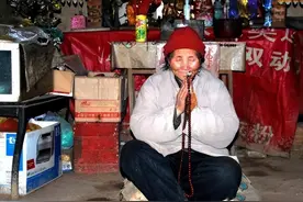 终南山第一女隐士：85岁高龄能连续打坐108天，自称在和佛祖交流图片