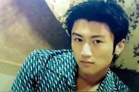 仅仅因为谢霆锋一句：生下来我养你们！让39岁的她果断生下孩子！图片