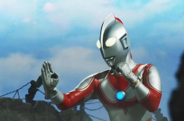 《铠甲勇士》12年后，主演的发展差距有多大？最红的官方都请不动