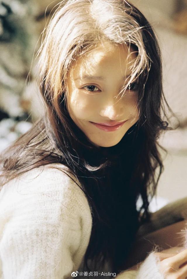 刘垚欣1996年出生于云南昭通市毕业于中央戏剧学院中国内地影视女演员