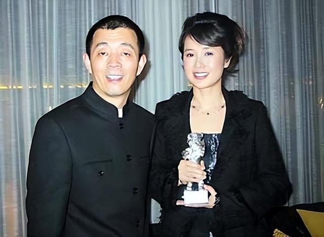 无视老公出轨,接受开放式婚姻,蒋雯丽是大度,还是无奈?