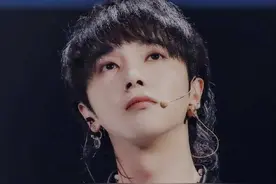 “自命不凡”的华晨宇，终究为自己的“假单纯”付出了代价图片