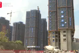 贵阳一女子买房交了定金却被推荐另一房源，想退定金却遭拒绝图片