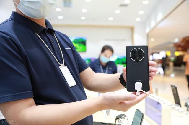 华为mate50为什么要饥饿营销,加价让黄牛赚钱,华为到底怎么想的