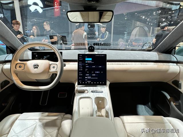 新车 | 售45.8万元起，增曙光金外观/配置升级，2023款ET7开启交付