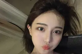 网红“女海王”脚踏多条船，家人为财拼命配合，王思聪：高端玩家图片