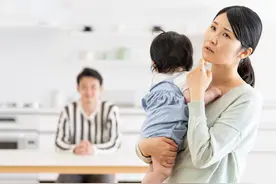“妈妈，妈妈”，孩子找妈妈不找爸爸的3个原因，该给爸爸平反了图片