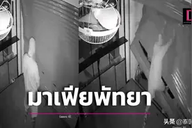 老外芭提雅无惧法律肇事！酒吧门口撒尿比中指…图片