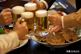 入秋喝酒有忌讳，过来人：切记白酒“三不喝”，顺应节气平安度秋图片