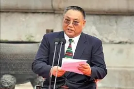 邓小平长子邓朴方：24岁不幸成残疾，后倾尽半生，专注残疾人事业图片