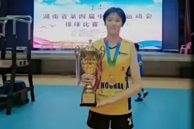李荣钰，天津女排二号位未来之星图片
