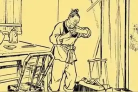 民间故事：他捡到红木后，家中怪事不断，老木匠说这块红木是木灵图片