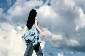 蓝天白云怎么拍照好看？6个蓝天人像照拍照技巧，景美人也美图片
