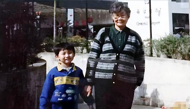 刘蓓两离三婚：恩怨已随清风去，巨额债务压不垮婚姻