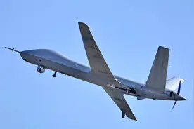 飞机上不去，卫星下不来！空军无人机太酷，无侦8飞上10万米高空图片