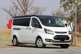 这几款福特房车带升顶功能，独立卫浴和大水电配置，比宝马3便宜图片