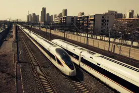 到手工资683元？中国中车跑不动了图片