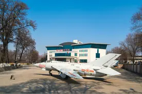 新中国第一架喷气式歼击机诞生记图片