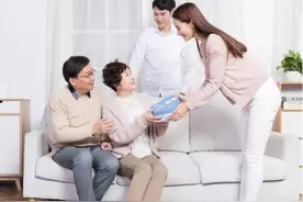 儿女成家后，不要随便告诉对方这3个隐私，哪怕关系再好也不行！图片