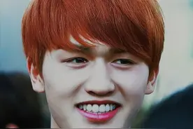 没底子就别“尬吹”颜值了，粉丝说帅却越看越怪，谁审美有问题？图片