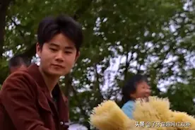 念乡人周周：辍学成为家里顶梁柱，贵州苦命娃的网红逆袭之路图片