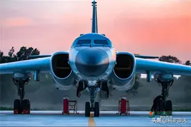 祖国统一利器：钻地弹无坚不摧，打穿60米混凝土，炸地堡如穿豆腐图片