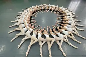 学习舞蹈的女孩有多美图片