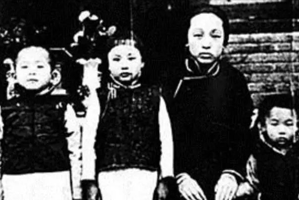 张作霖被日本人害死时，最小的夫人才23岁，六位夫人结局怎样？