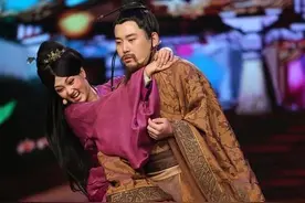 汉灵帝有多荒唐？为方便行事让宫女穿开裆裤，建造“裸泳馆”图片