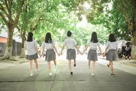 去了趟北京，我才明白什么是同学情谊，自己打脸了图片