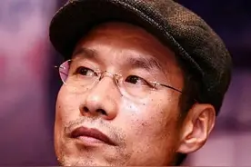 刘佩琦：贫穷时妻子偷户口本跟他结婚，成名后他不弃糟糠之妻图片