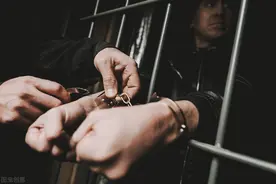 单词联想apprehend，apprentice图片