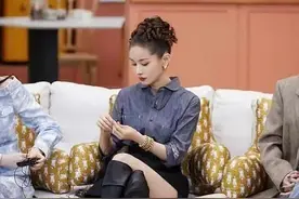 王子文的衬衫造型很惊艳，但唯独输在了发型上，“奶奶头”真显老图片