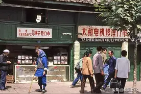 真实街拍：1980年代的云南昆明，昔日春城的市井生活，令人怀念图片