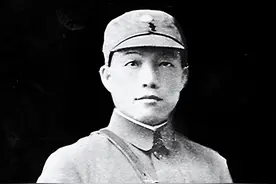 抗日名将李玉堂，一战灭掉6万日寇，最后却被老蒋处决，为何？图片