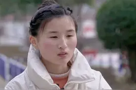 2021年，陕西5岁女童坠入20米深井，18岁小姨3次倒挂金钩下井施救图片