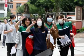 2022年重庆中考第二天 权威专家点评数学、道德与法治、历史试卷图片