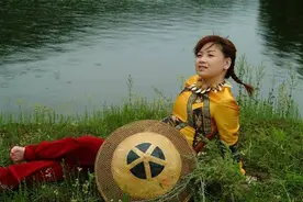 “山路十八弯”李琼：曾逼青歌赛改规则，却因朱迅一句话毁掉前程图片