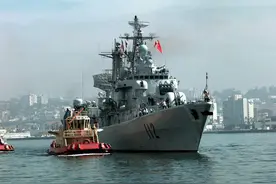 中国海军已抵达中业岛，菲律宾叫来美军助阵，欲实弹击沉靶船示威图片