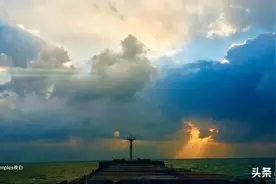 大船在一望无际的茫茫大海上是如何从此港开到彼港的？图片