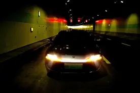 零跑快被拖垮了图片