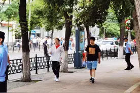 没有高中老师！高考监考由初中和小学老师担任图片